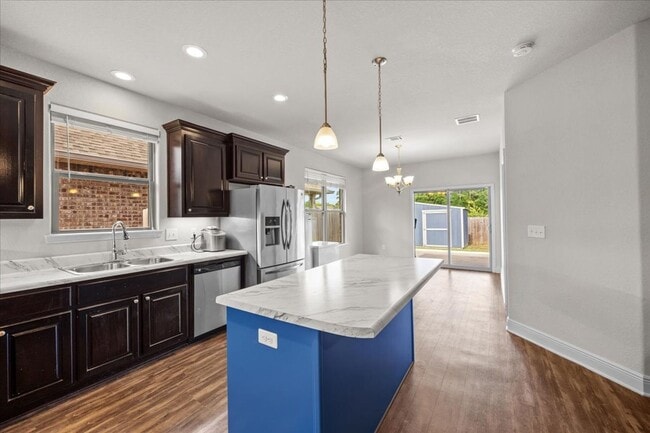 Building Photo - 3 bedroom 2 bathroom- GREAT Location in Pace!
