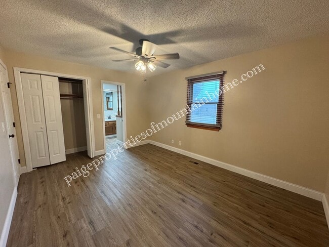 Building Photo - 412 Spring Park Dr