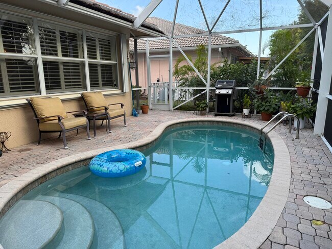 Building Photo - 328 W Coral Trace Cir