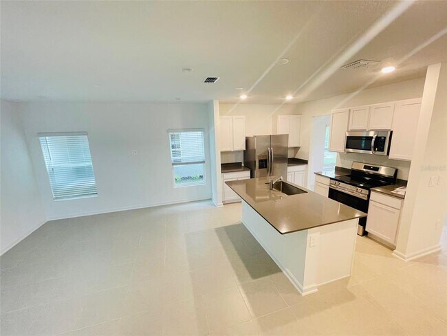 Building Photo - 7250 Summer Ivy Aly