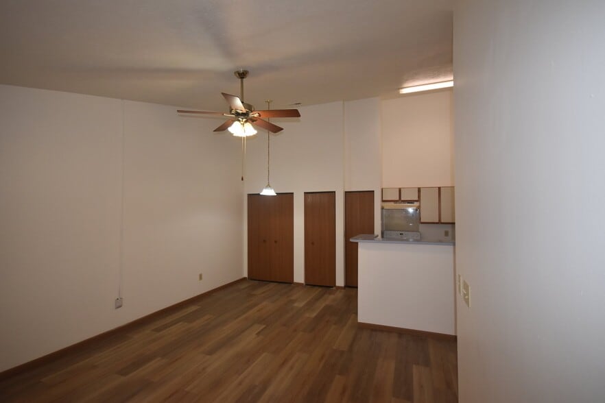 Building Photo - 10601 Cunot-Cataract Rd