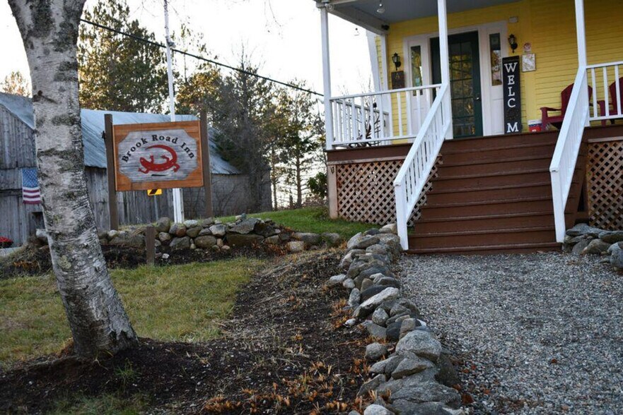 Building Photo - 45 Angel Brook Rd