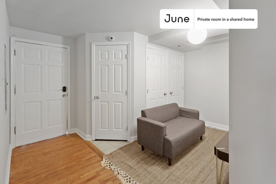 Building Photo - Room in Shared 2 bed/1 bath home