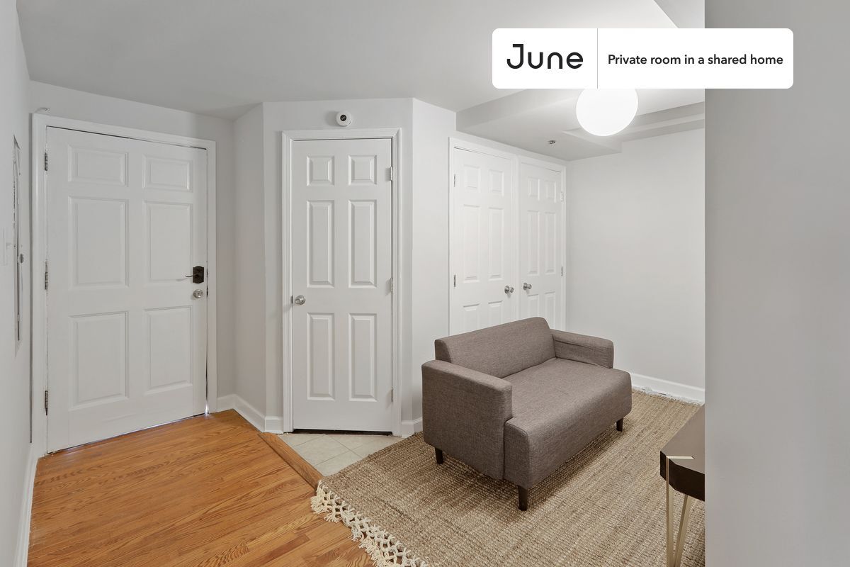 Building Photo - Room in Shared 2 bed/1 bath home