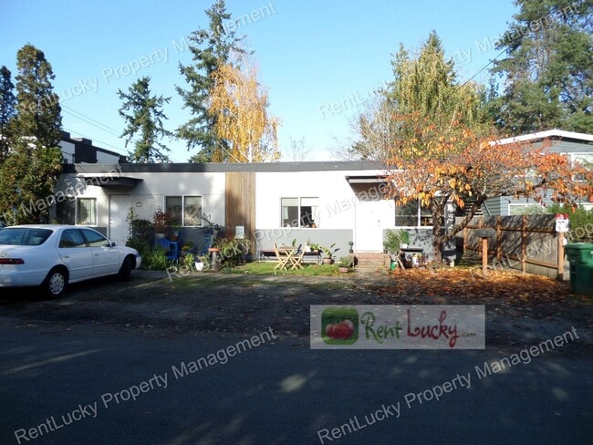 Building Photo - 2110-2116 NE 85th St