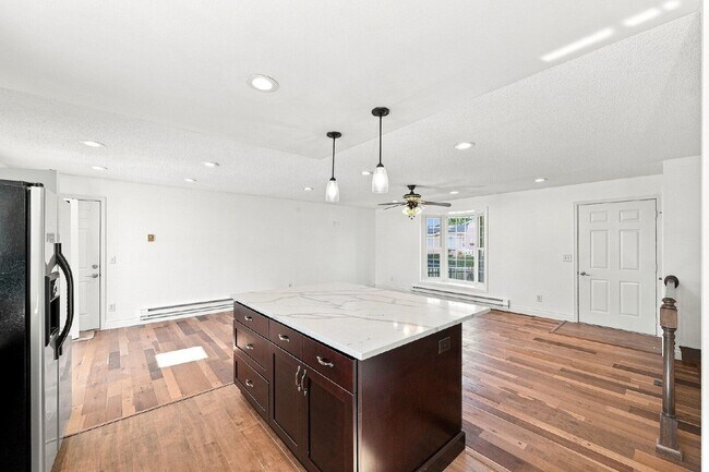 Building Photo - 1354 S Zeno St
