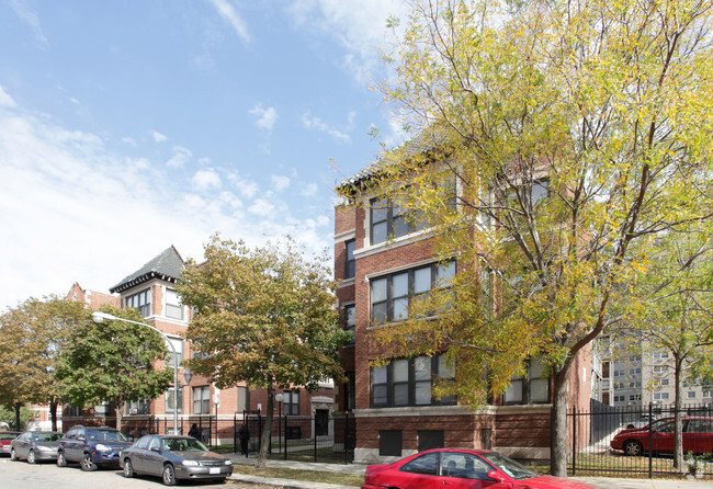 Wolcott Apartments - 4001-4013 S Ellis Ave