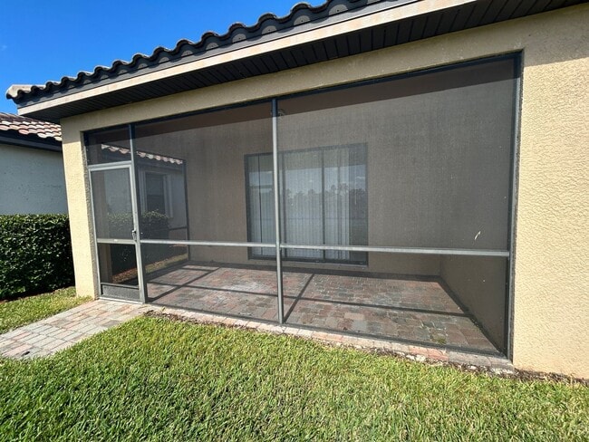 Building Photo - 11294 Red Bluff Ln