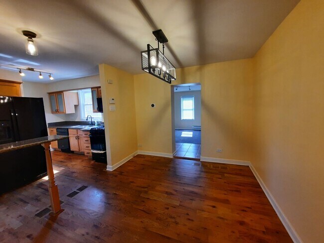 Building Photo - 3Br/2Bath House in Evanston $3,600/m