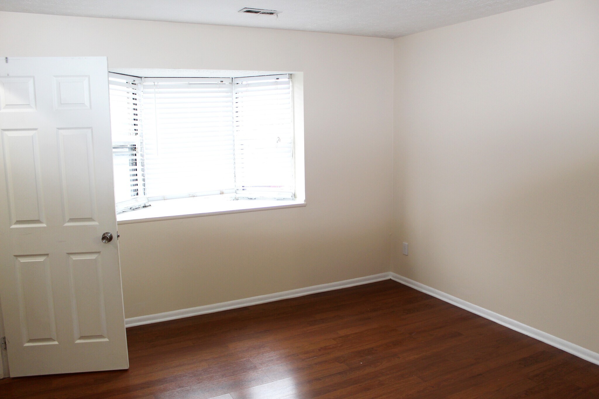 Building Photo - 2241 Hedgerow Rd