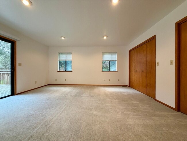 Building Photo - 4036 Campton Rd