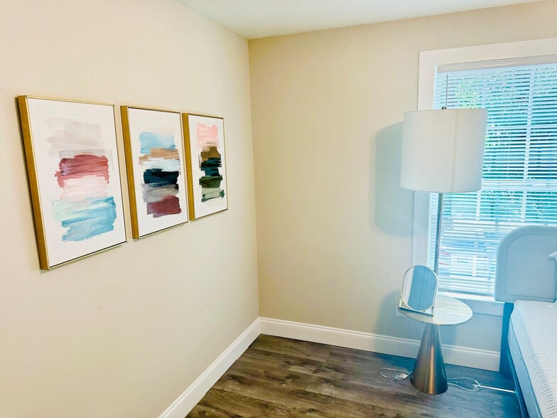 Building Photo - 1 Christopher St