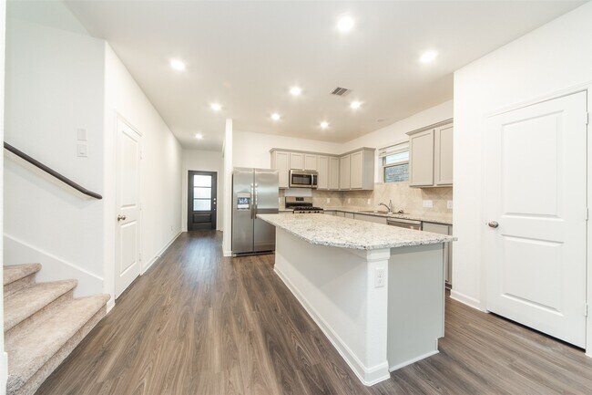 Building Photo - 3318 Paddock Landing St