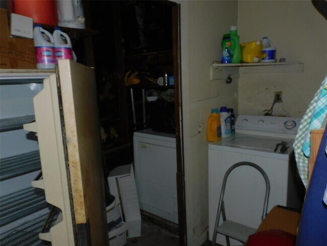 Building Photo - 1207 Trimm Ave