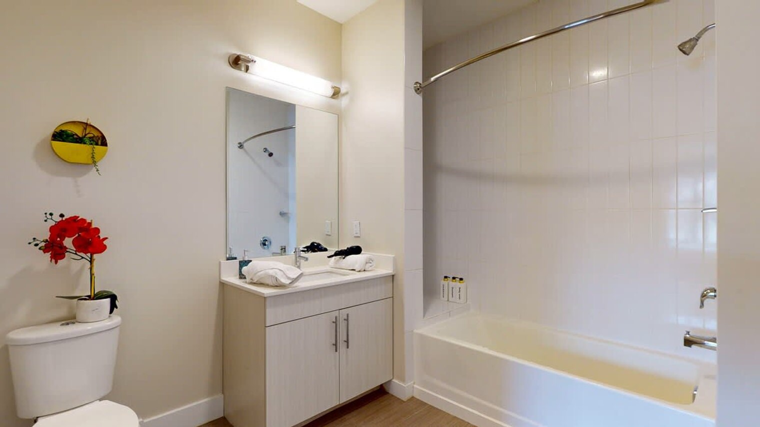 Building Photo - 545 Bedford St