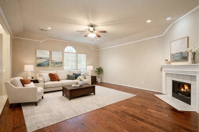 Building Photo - 18422 Auburn Woods Dr