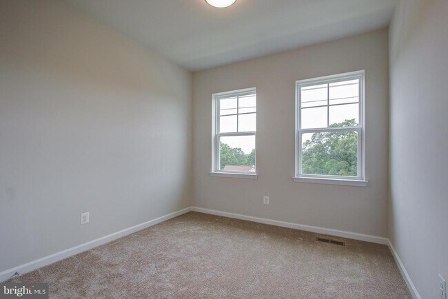 Building Photo - 14217 Travilah Rd