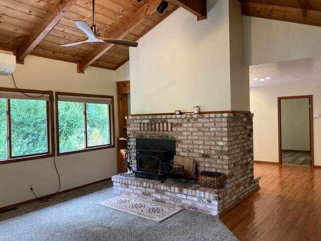 Building Photo - 16715 Coleman Valley Rd