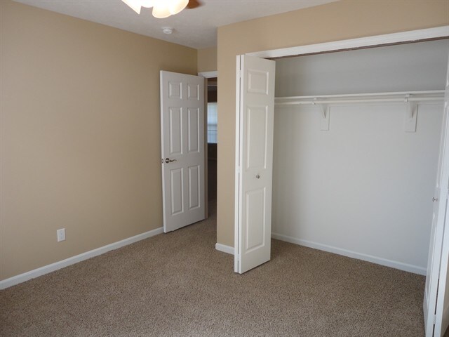 Building Photo - 8956 Mallard Green Dr