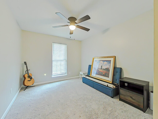 Building Photo - 3501 Snowden Dr