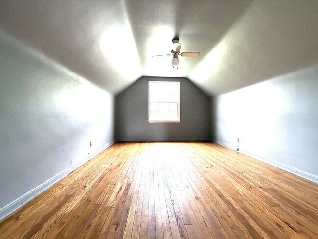 Building Photo - 1486 Lavender Ave