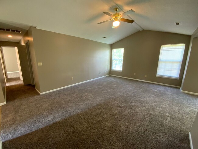 Primary Photo - 3 bedroom House w/Fenced Yard