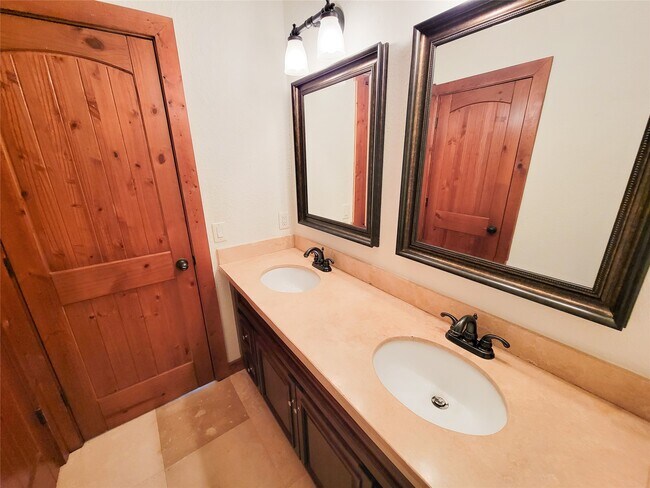 Building Photo - 1801 W 24th St