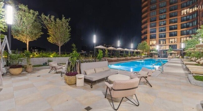 Building Photo - 660 11th St NW