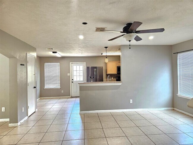 Building Photo - 18930 Larkspur Hills Dr