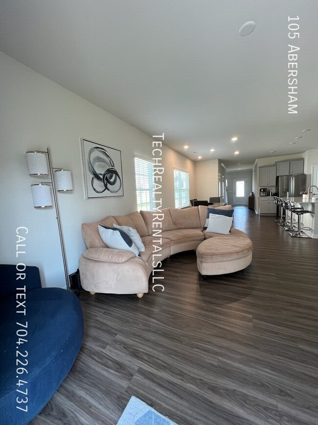 Building Photo - 105 Abersham-