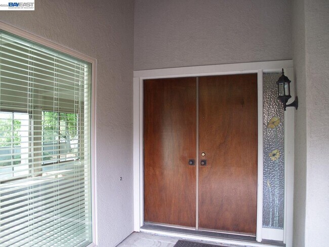 Building Photo - 703 Paradise Valley Ct