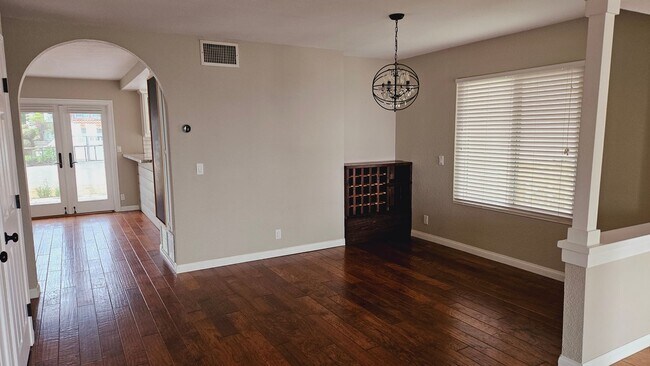 Building Photo - CESPED - AMAZING VIEWS, LUXURY UPDATED 4 BR HOME IN TIERRASANTA