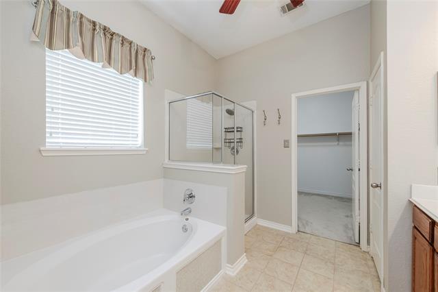 Building Photo - 8626 Davis Dr