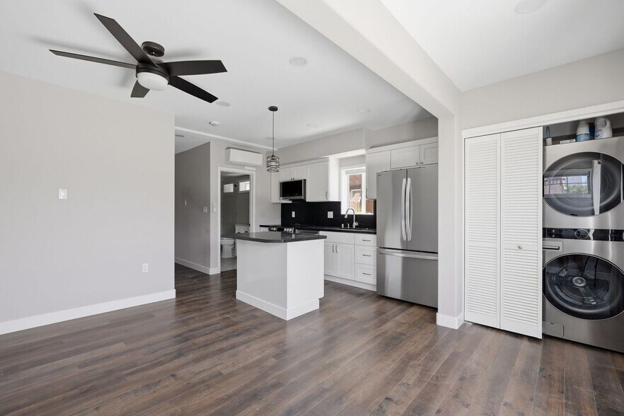 Building Photo - 13869 Mercado Dr