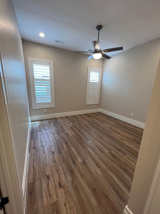 Building Photo - Beautiful 4 Bedroom, 4 Bathroom Home in The Dunes at Sand Hollow Resort