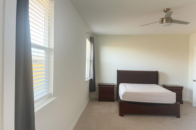 Building Photo - 3013 Louris Ln