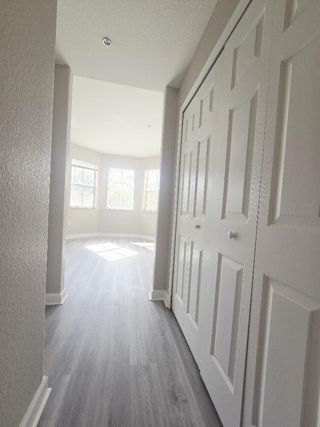 Building Photo - 3803 Shoma Dr