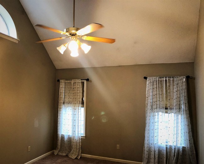 MBR with Vaulted Ceiling - 143 Windy Hill Rd