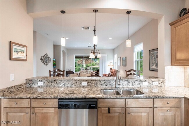 Building Photo - 3640 Lakeview Isle Ct