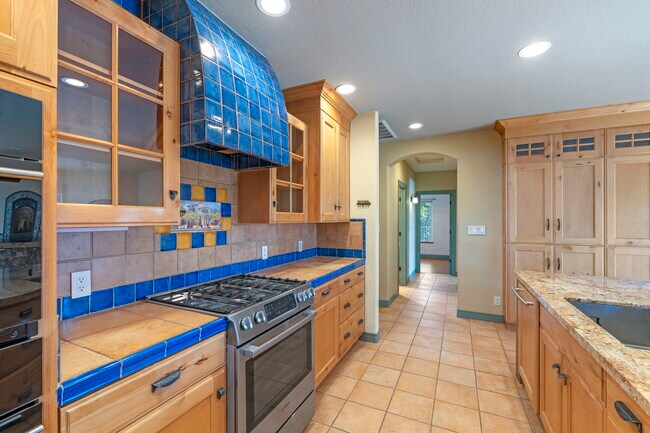Kitchen - 2100 Brittany Meadows Dr