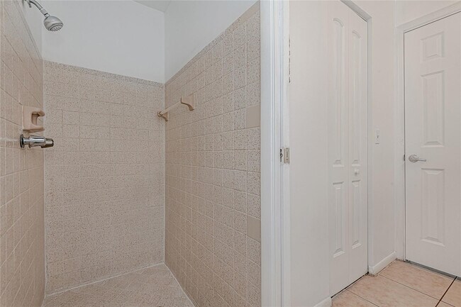 Building Photo - 2831 NW 51st Terrace