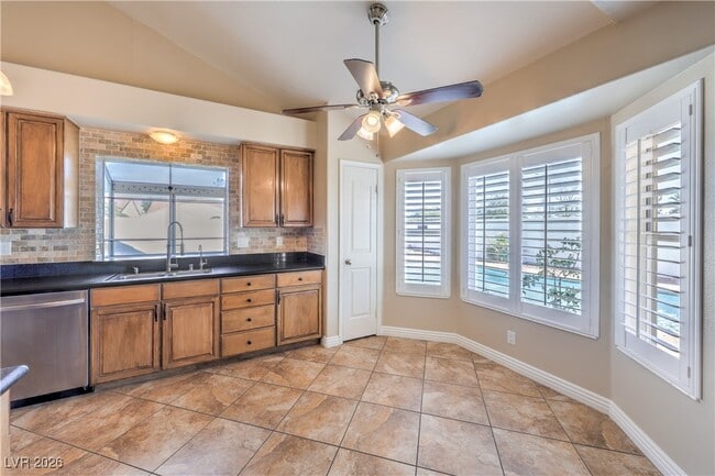 Building Photo - 3024 N Red Bay Way