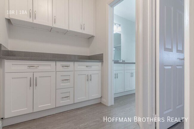 Building Photo - 8123 Langdon Ave