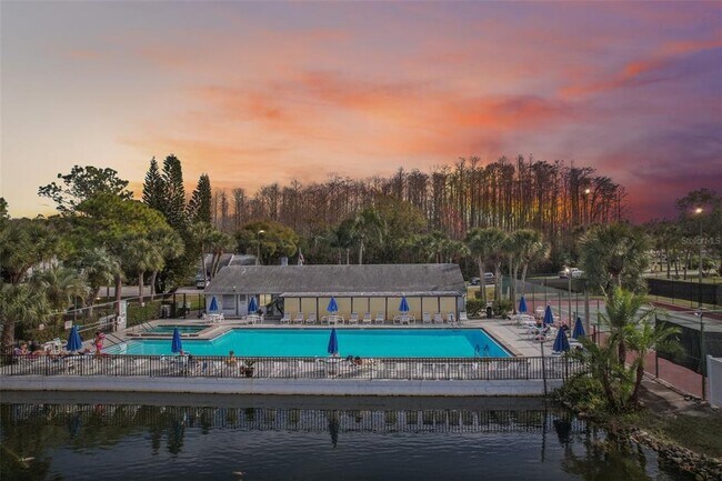 Building Photo - 1344 Pine Ridge Cir E