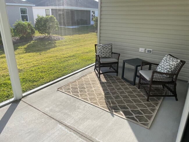 Building Photo - 1750 Debellis Ln