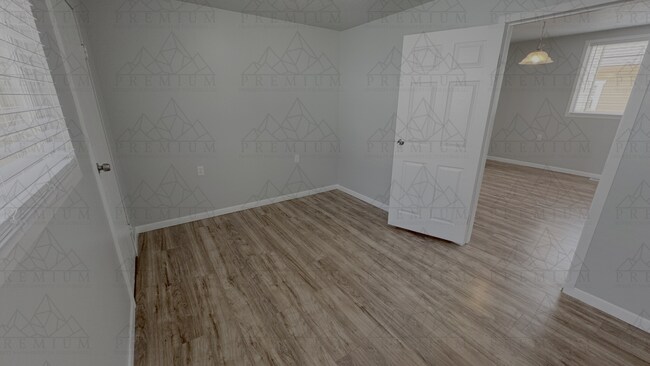 Building Photo - 402 McCoy St