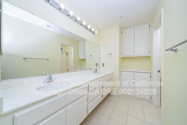 Building Photo - 31977 Arlington Cir