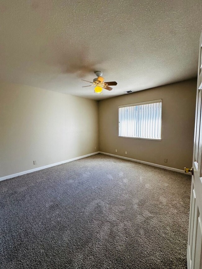 Building Photo - El Dorado Hills Beauty