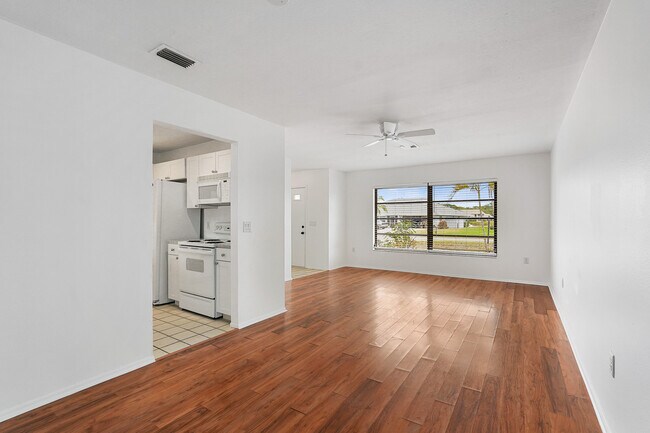 Building Photo - 1221 Sleepy Hollow Rd