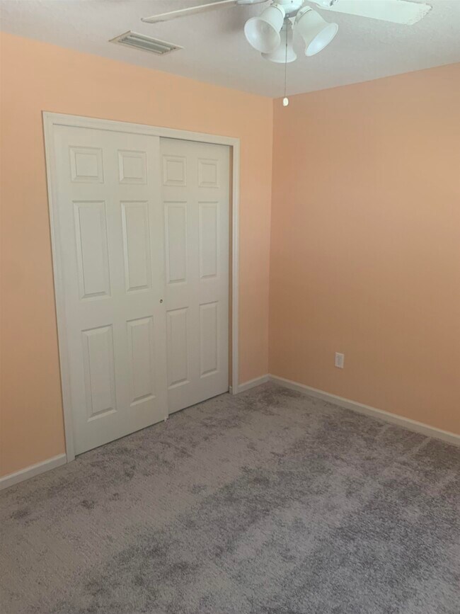 Building Photo - 200 Sienna Pl